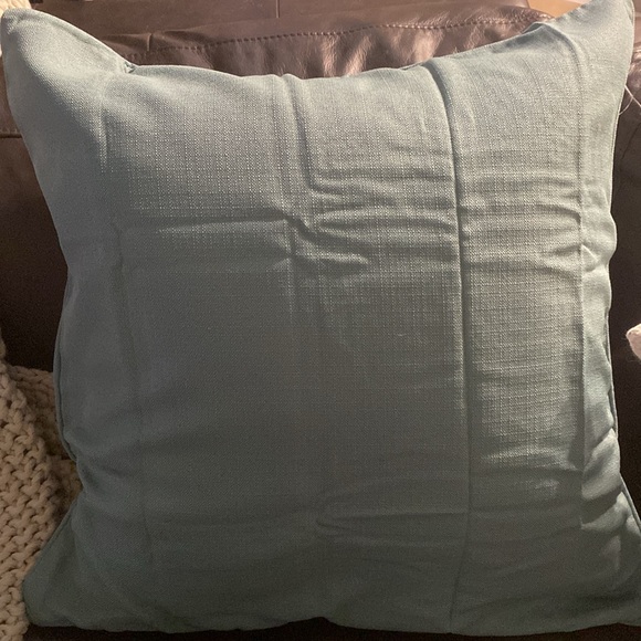 J. QUEEN NEW YORK EUROPEAN SHAM, ALEXANDRA TEAL, w/EMBROIDERY 26” x 26” NWT - Picture 4 of 7